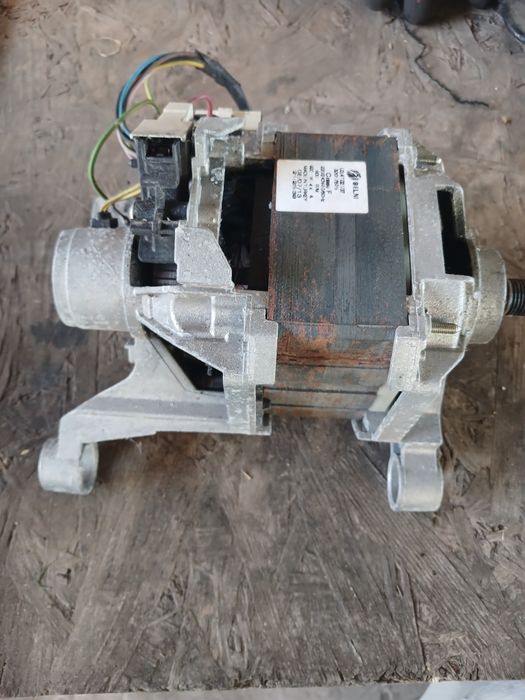 Продам електро двигуни