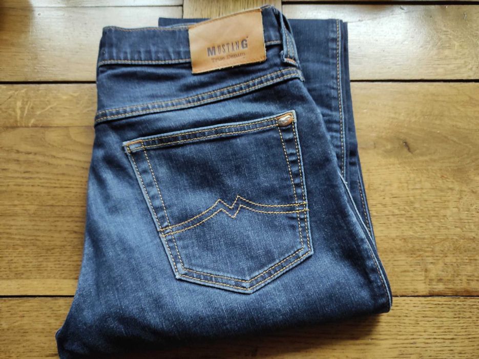 Mustang  True Denim Tramper  jeans  W32 L 30  kultowy  model, nit ze znakiem firmowym
