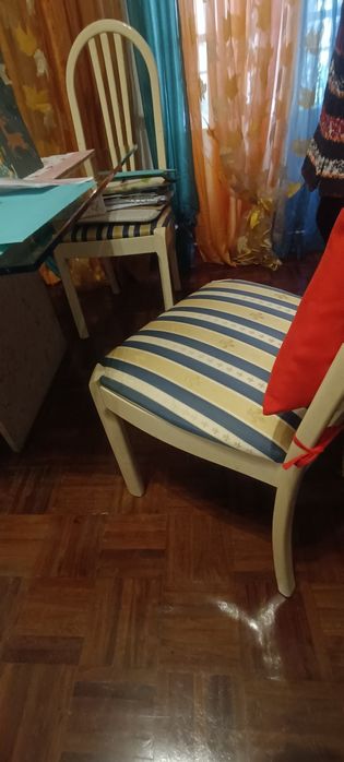 Mesa de jantar em vidro + 6 cadeiras