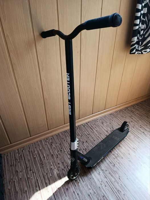 Трюковий самокат.