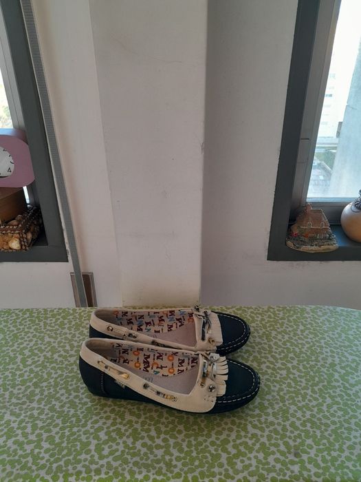 Vendo Sapatos de Senhora VATINERIS muito bonitos como novos