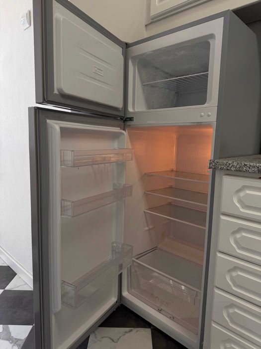 Frigorífico KUNFT KDD5195 SL Inox – Como Novo | Medidas Ideais para Espaços Pequenos