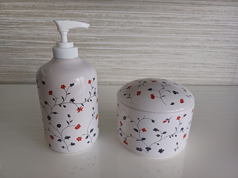 Doseador Sabonete e caixa em loiça IKEA