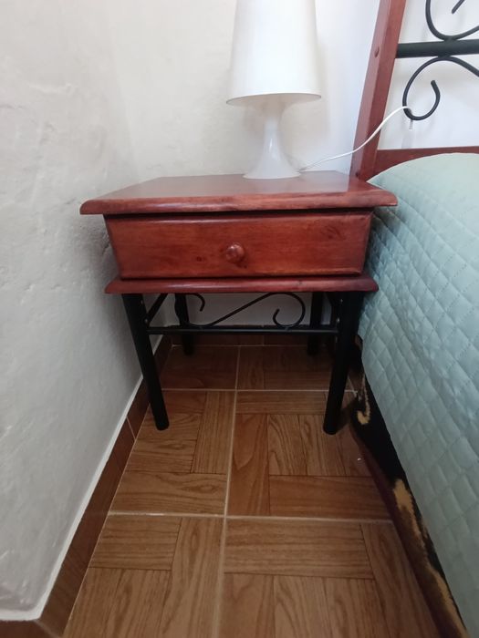 Cama de casal  madeira e ferro