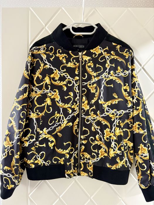 Шкіряний бомбер у стилі Versace