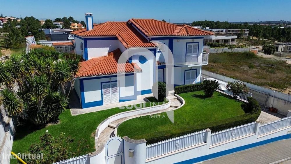 Fantástica Moradia T6 com Piscina de Água Salgada - Vila Alegre