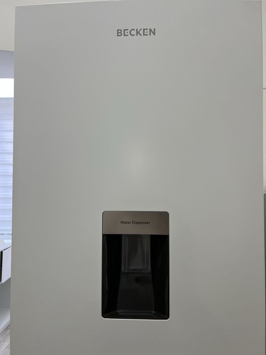 Frigorífico Combinado BECKEN BC3901 WH