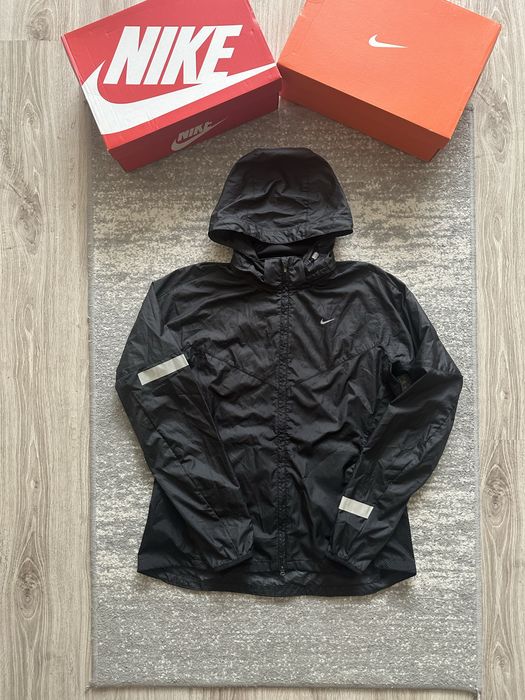 Вітровка nike running