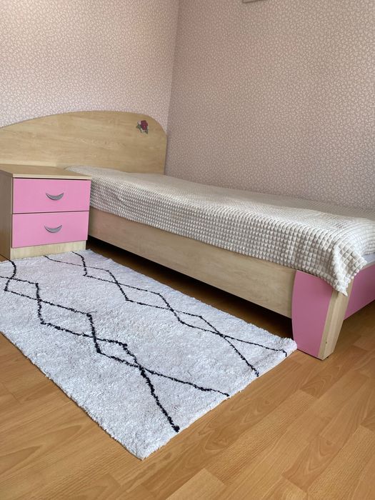 Ліжко для дівчинки