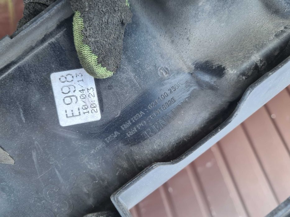 Renault Master III 2.3 grill atrapa oryginał Movano