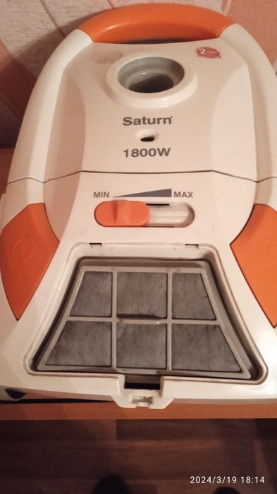 Пилосос Saturn 1800W на запчастини