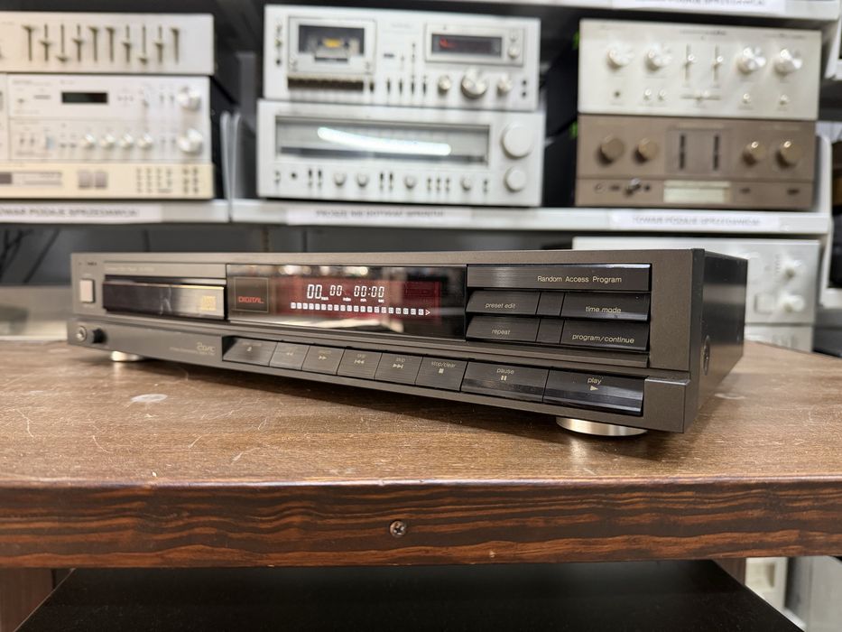 Odtwarzacz plyt CD Technics SL-P200 Audio Room