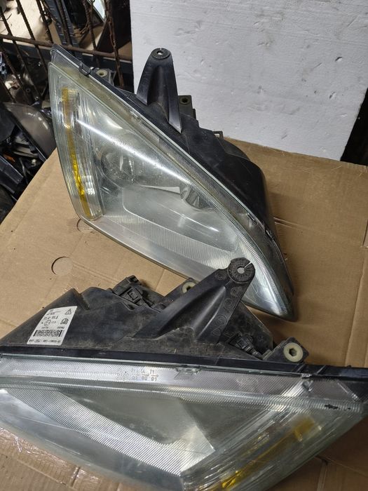 Lampy przednie Ford Focus mk 2 europa