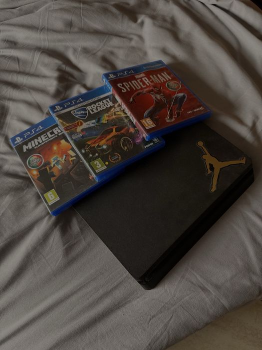 Playstation 4 + jogos