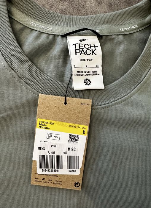 Футболка чоловіча Nike Sportswear Tech Pack Grey Fb4395-330