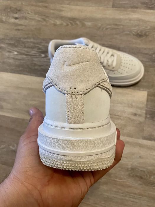 Nike Air Force 1 Luxe summit white белые