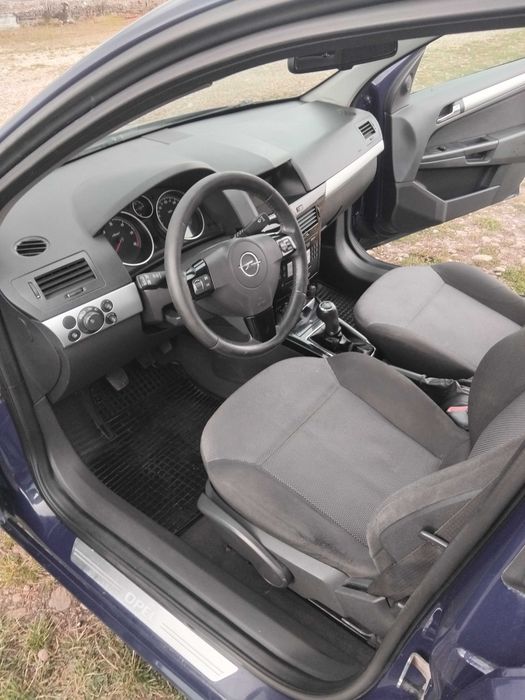 Машину Opel Astra