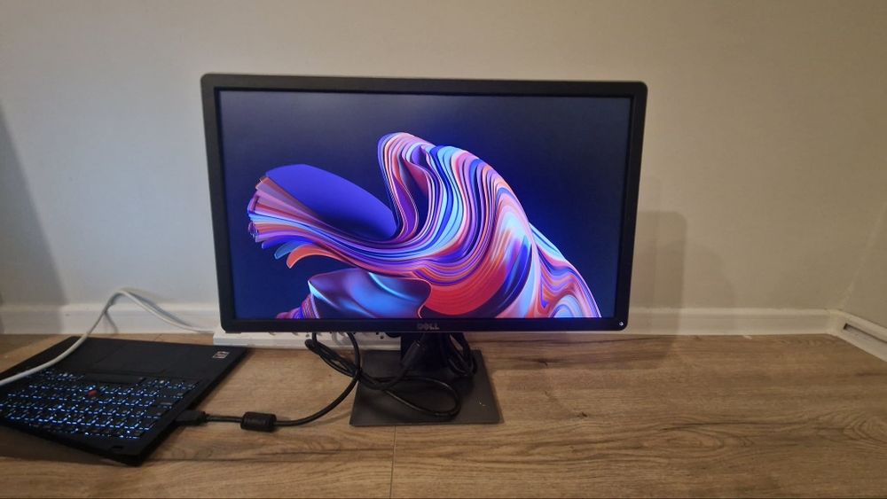 Monitor DELL 22" IPS Full HD | PIVOT | Stan idealny | Super kolory