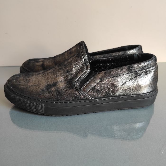 Buty Carinii – skóra naturalna – rozmiar 40 – slip-on
