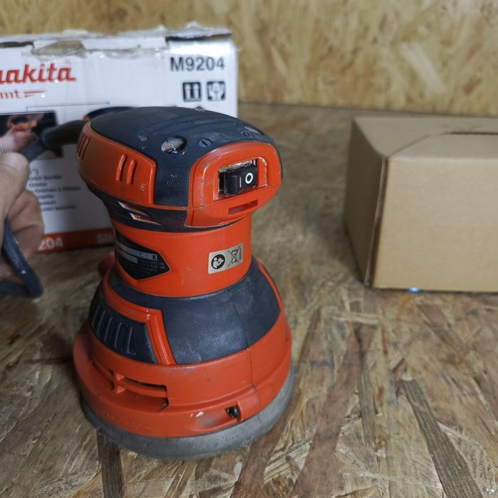 Szlifierka mimośrodowa Makita 125 mm M9204