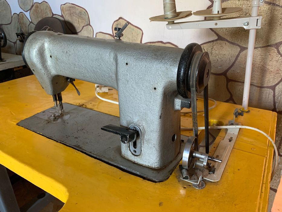 Промышленная швейная машина 97А класса, стол, двигатель