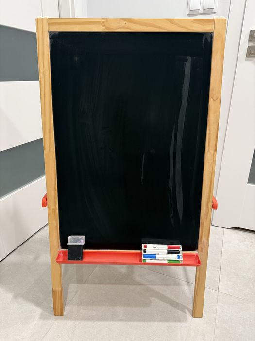 Tablica MÅLA IKEA na kredę i flamastry