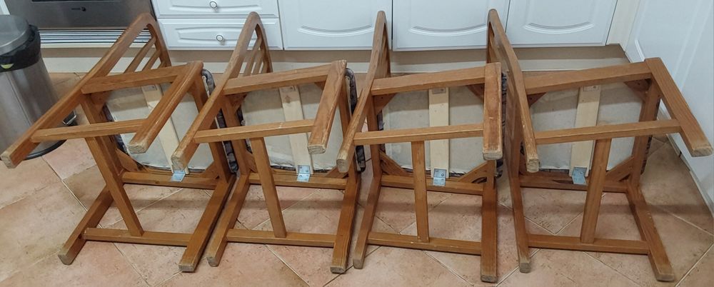 QUATRO CADEIRAS DE MESA DE JANTAR.Casa,Sala,Cozinha,Restaurante,Quarto