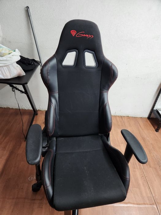 Cadeira gaming semi-nova