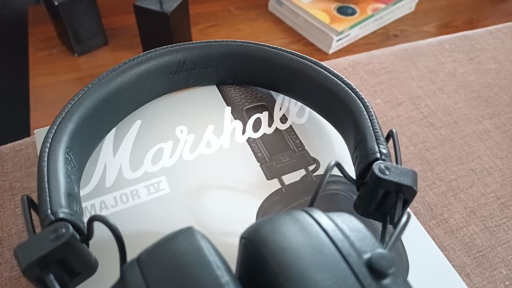 Vendo auscultadores Marshall Major

IV, em excelente estado.

Som pote