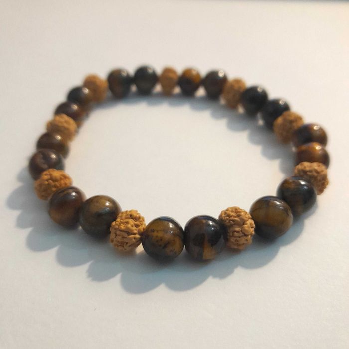 Pulseiras com semente rudraska