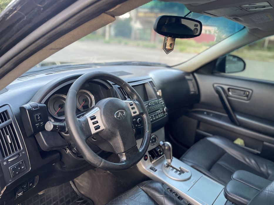 Продам Infiniti FX35