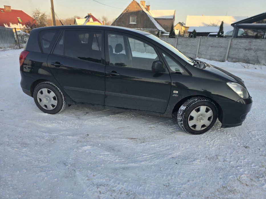 Toyota Corolla verso 2.0 D4D 90km