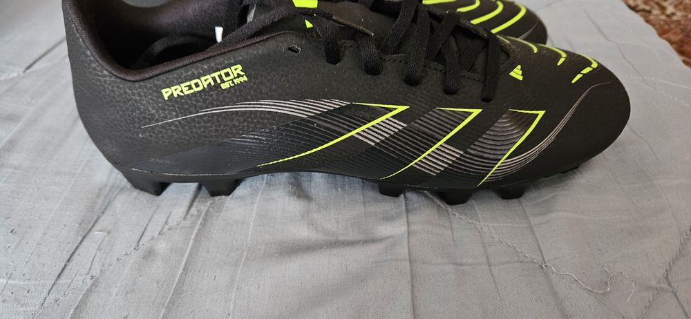 Adidas  Predator