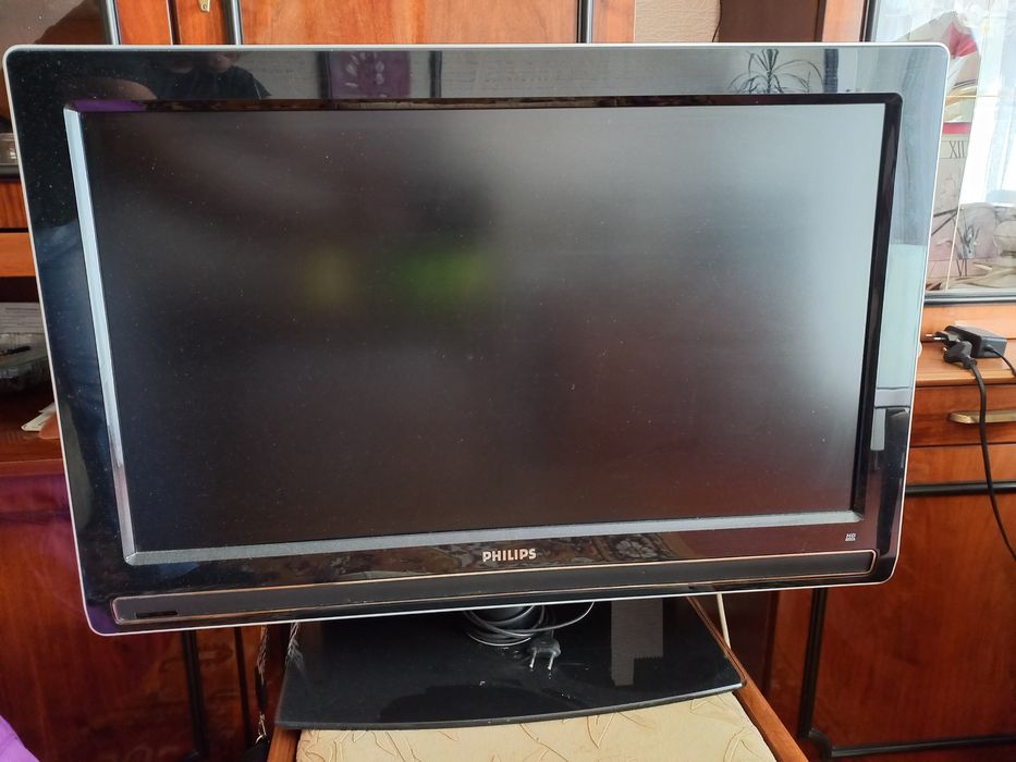 Телевизор Philips и LG