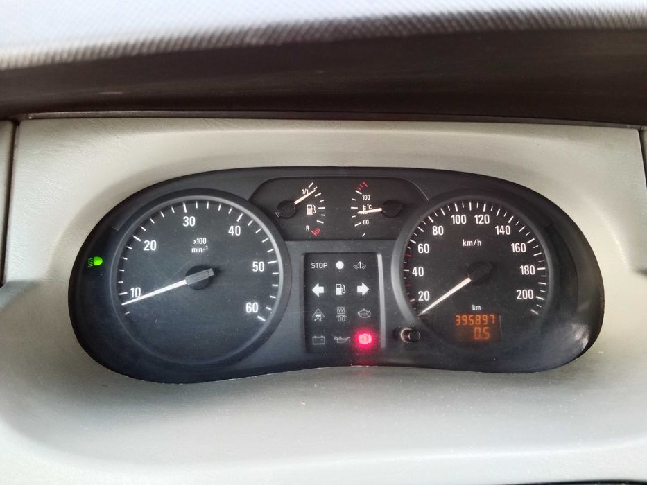 OPEL VIVARO 1.9 9-cio osobowy