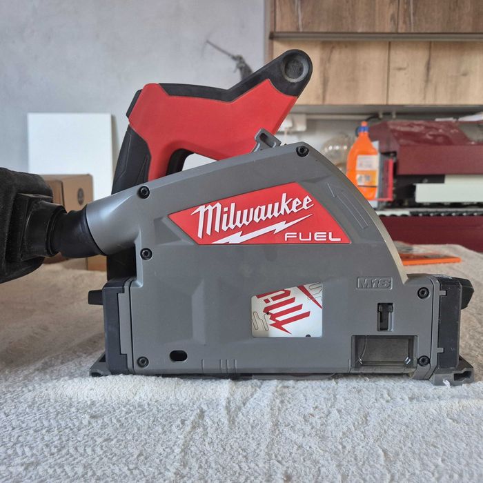 Piła zagłębiarka milwaukee m18 FPS55 szyna prowadząca 1,5m w zestawie plus dwie tarczę mało używana