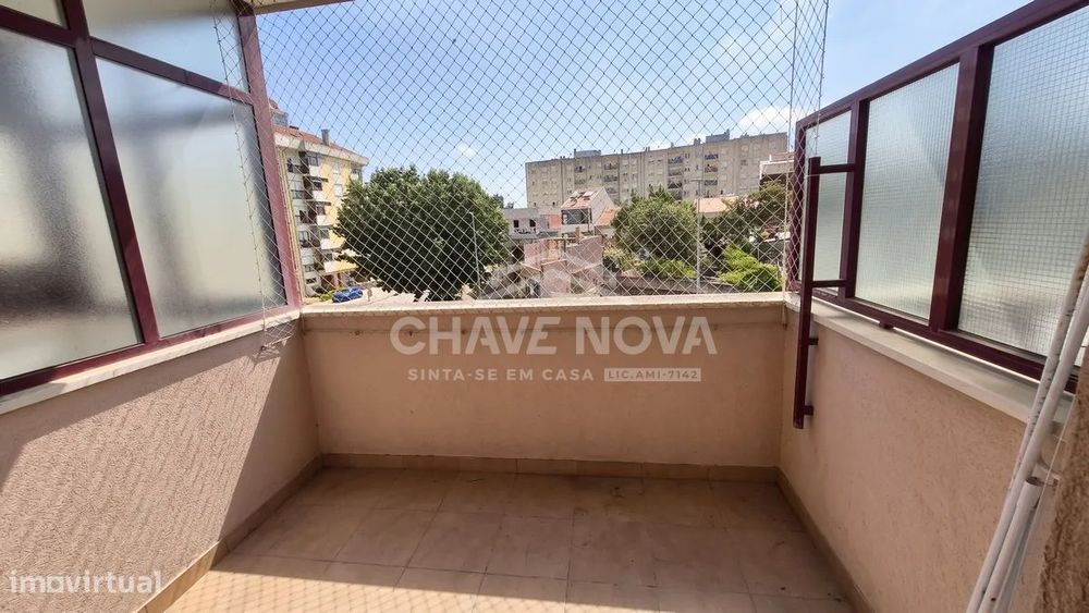 T2 c/ Varanda e Arrumo em Paranhos ( junto ao Lidl da Areosa) - CO