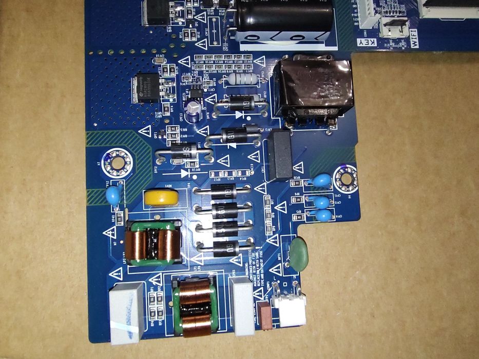 Saturn ST LED32HD600U на запчасти