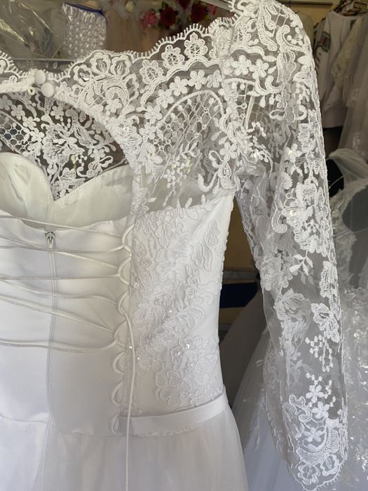 Весільна сукня Нова з салону