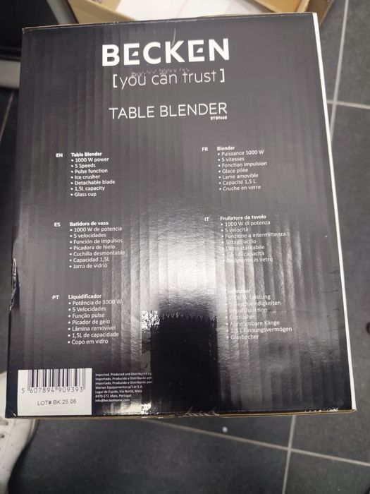 Liquidificadora Becken nova
