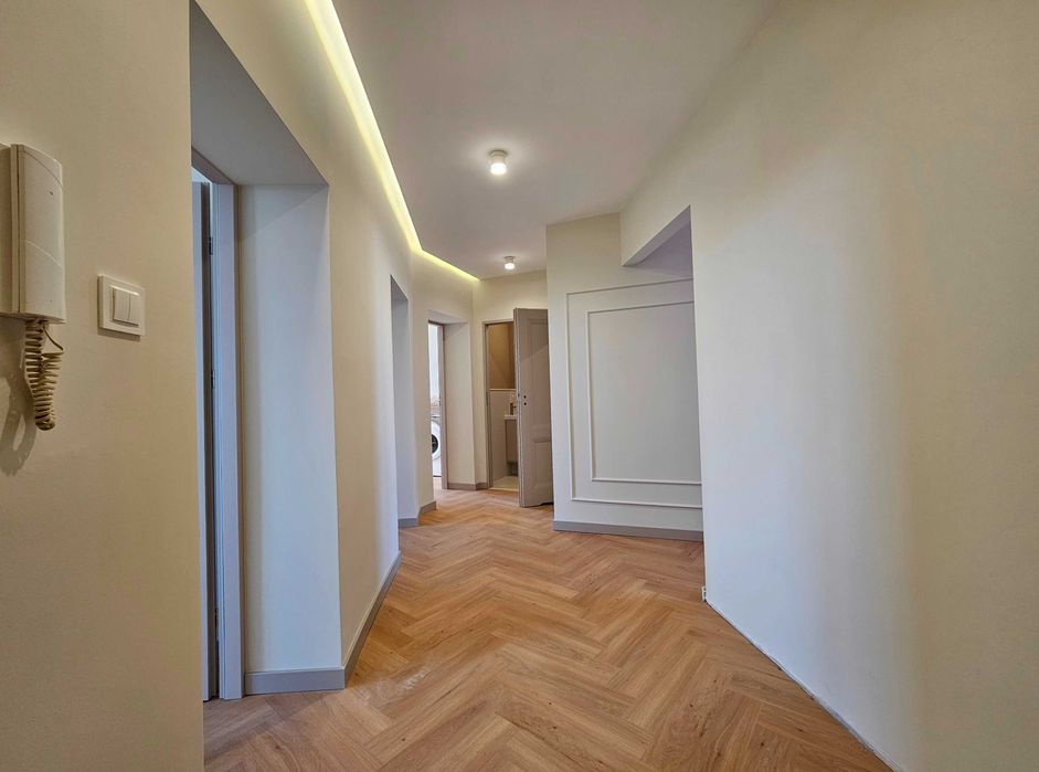 Biuro z parkingiem po remoncie - na kancelarię prawną, notarialną, finansową. Ścisłe Centrum Poznania ul. Wolnica (blisko Sądu)