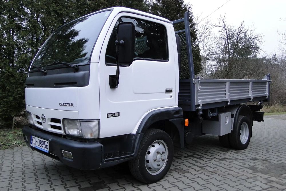Nissan Cabstar  jak Isuzu NKR 3.0 TD wywrotka 3 strony bez korozji import Włochy