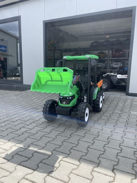 MEGA Traktor na akumulator dla dzieci Z Przyczepą D68 24V 2x200W