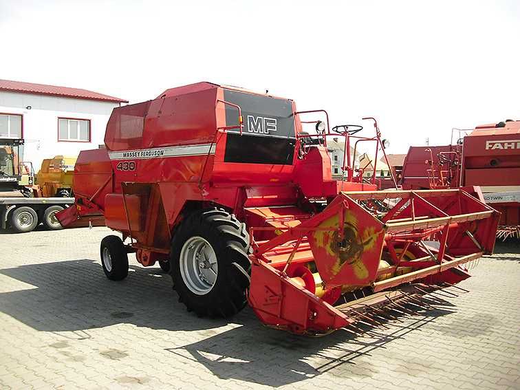 Зерноуборочный комбайн Massey Ferguson 430 (2)