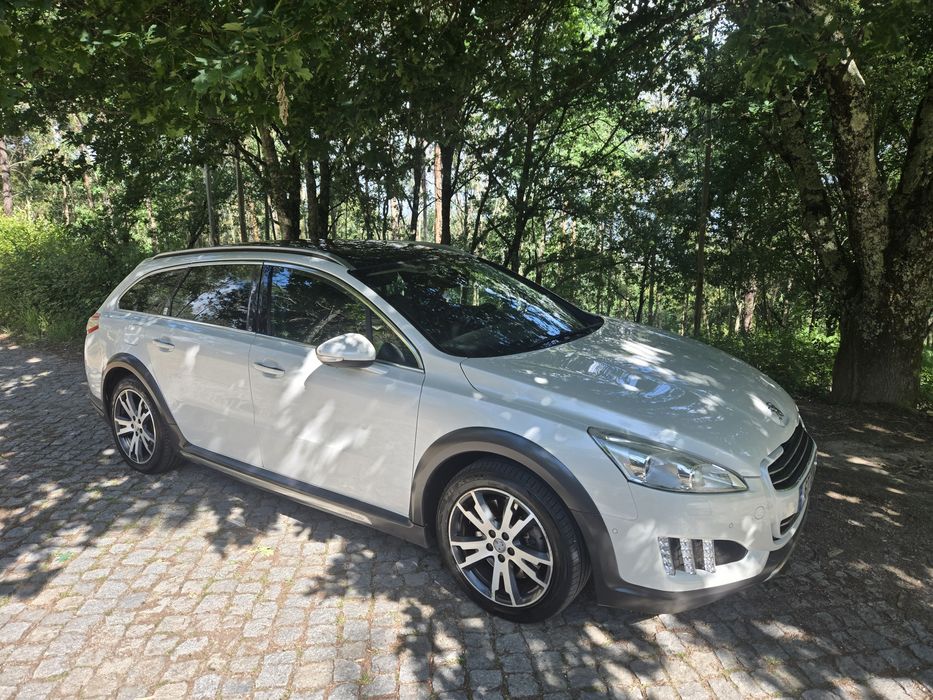 Híbrido / Automático, versão com mais extras, revisado .