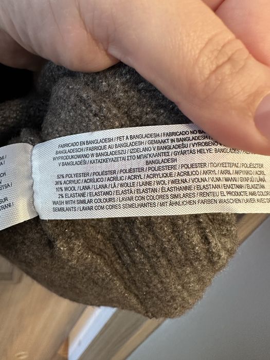 Sweter z kapturem, rozmiar M, duży oversize.