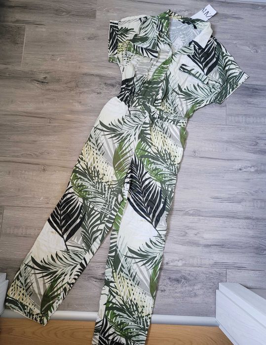 Letni tropikalny kombinezon wiskoza liście boho koszulowy