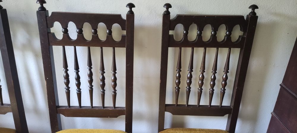 2 cadeiras  antigas
