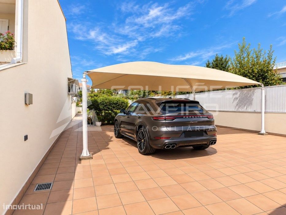 Moradia T4+1 | Piscina Coberta | Ginásio | Dois Lotes Urbanos | Cen...