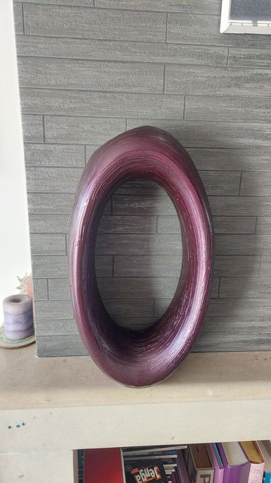 Vaso em cerâmica estilo moderno de cor roxa